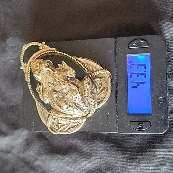 43.3 grams Vintage 10K Yellow gold layered frog pendant w/ black tourmaline - Picture 6 of 12